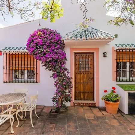 度假居 Charming House With Private Pool And Garden