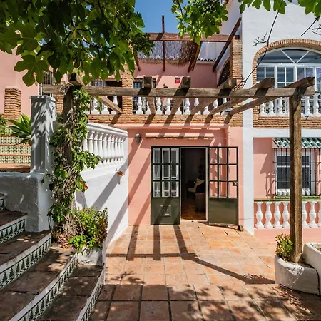 Charming House With Private Pool And Garden 度假居 内尔哈