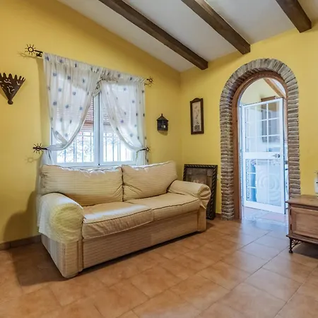 Charming House With Private Pool And Garden 度假居 *