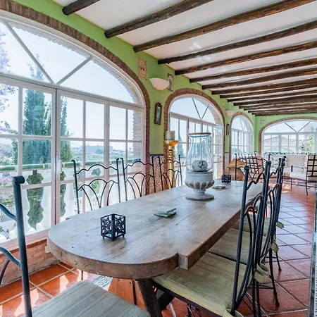 度假居 Charming House With Private Pool And Garden *