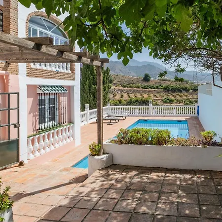 Charming House With Private Pool And Garden *