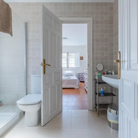 Charming House With Private Pool And Garden