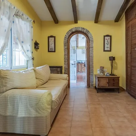 Charming House With Private Pool And Garden בית נופש *