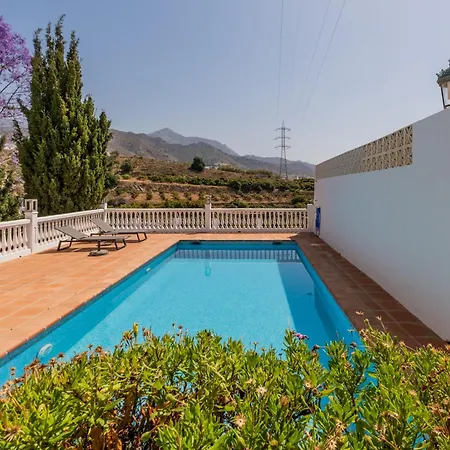 Charming House With Private Pool And Garden