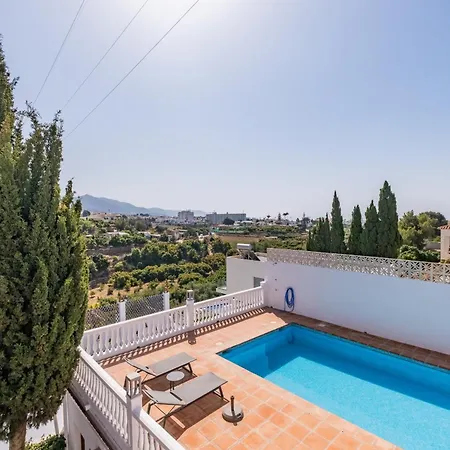 Casa de Férias Charming House With Private Pool And Garden