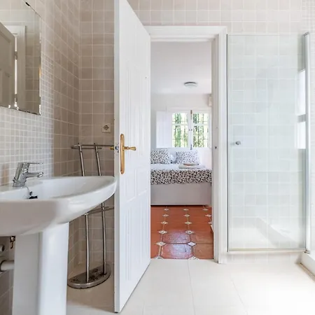 بيت للعطل Charming House With Private Pool And Garden