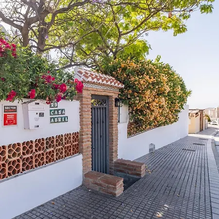 بيت للعطل Charming House With Private Pool And Garden نيرخا